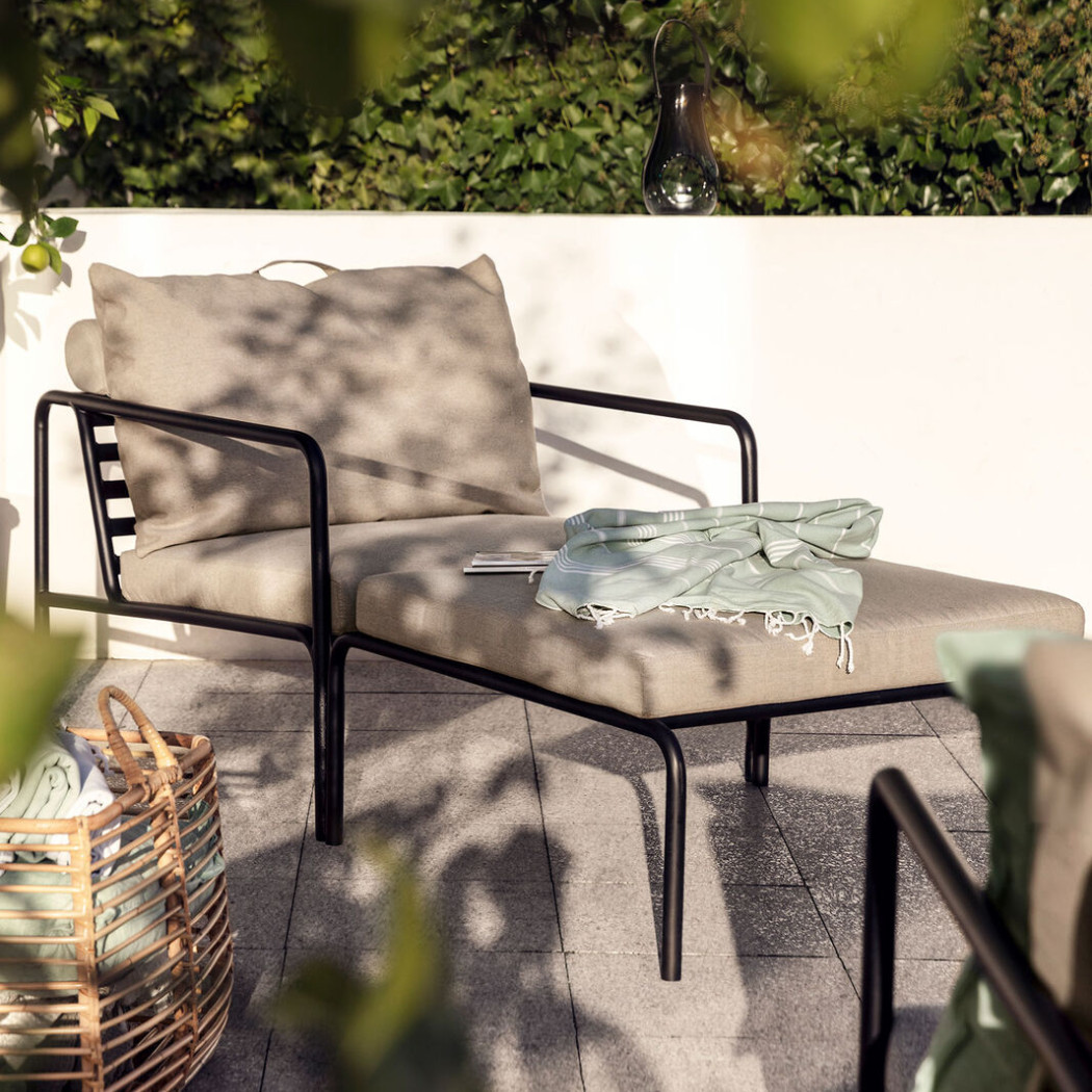 Крісло Avon Lounge Chair Ash