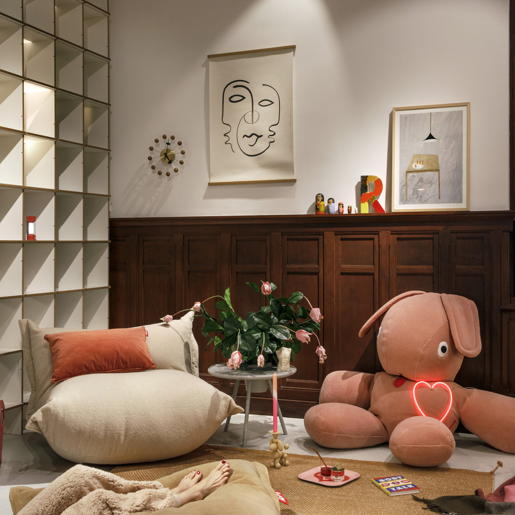 Столик Bakkes Light Grey