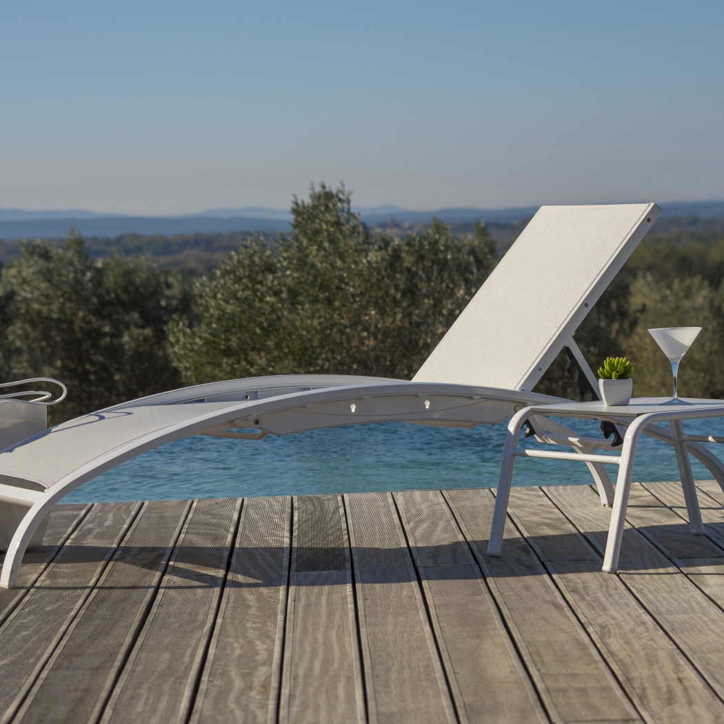 Шезлонг IRIS white