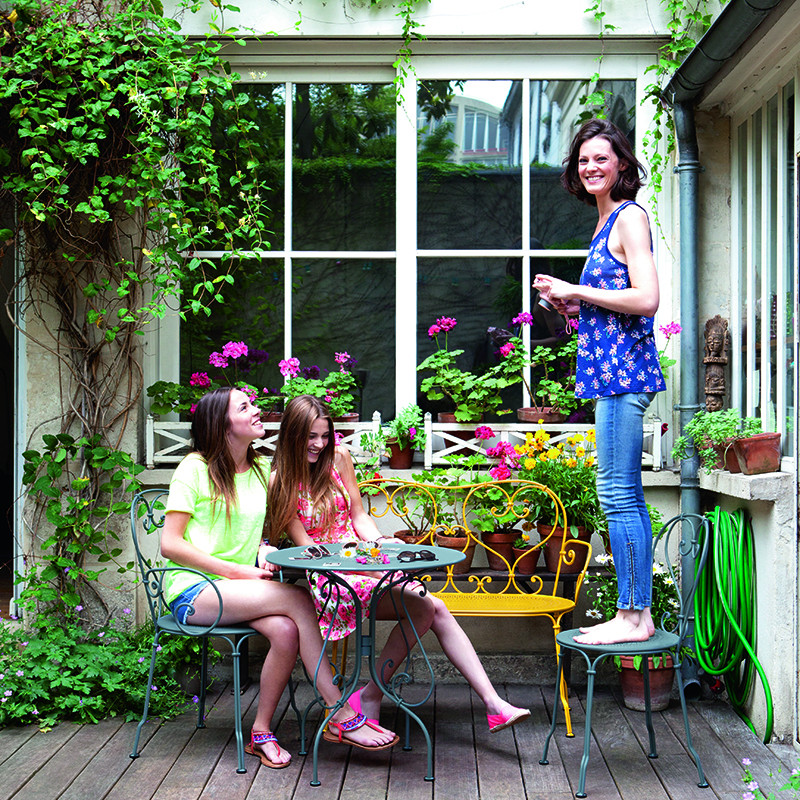 1900 Table 67 Steel Grey