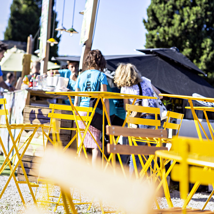 Bistro Foldable Bar Chair Clay Grey