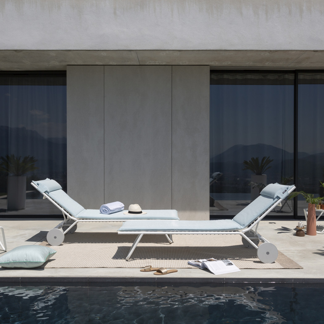 Столик Vogue Perforated Titane