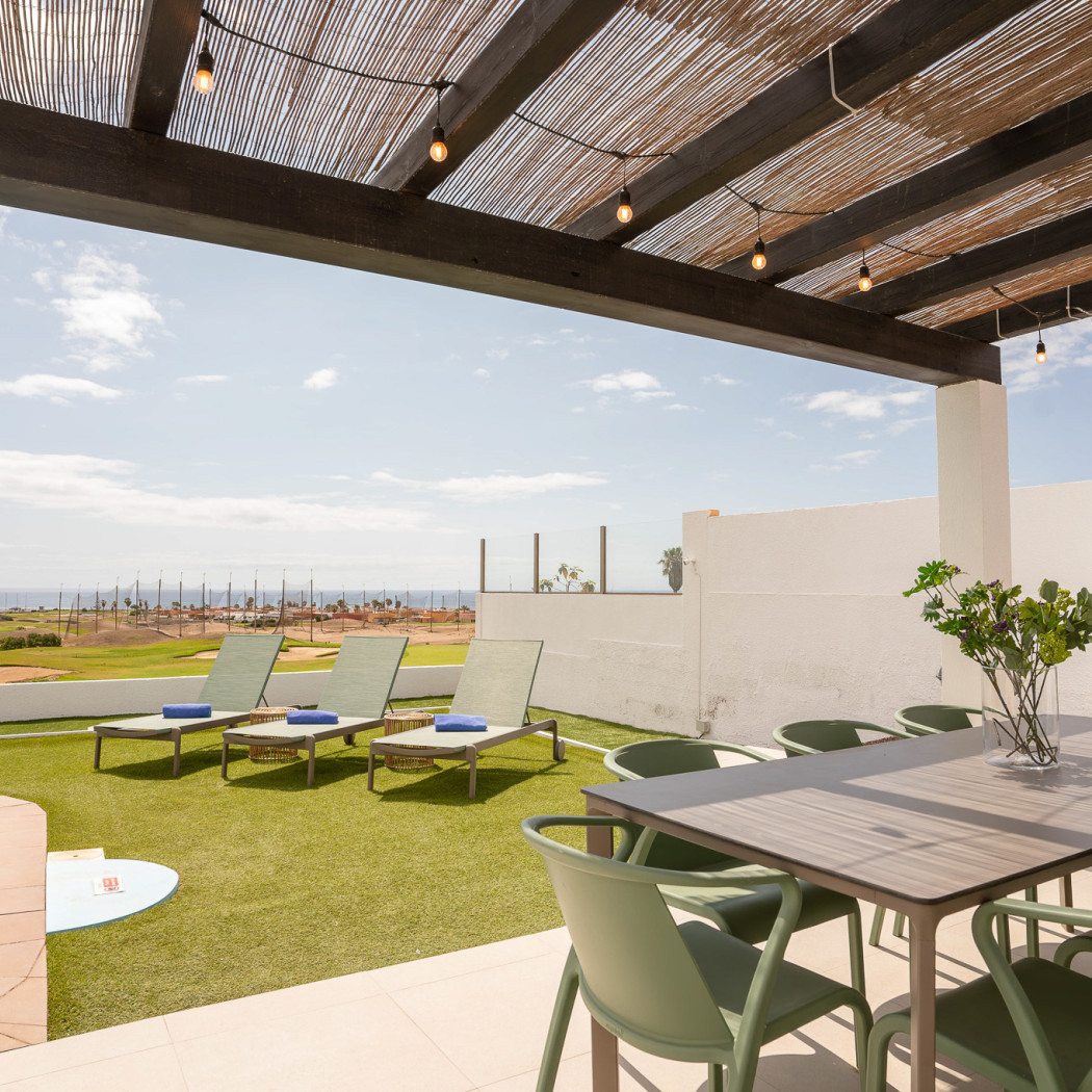 Стіл Meet 70x70 White