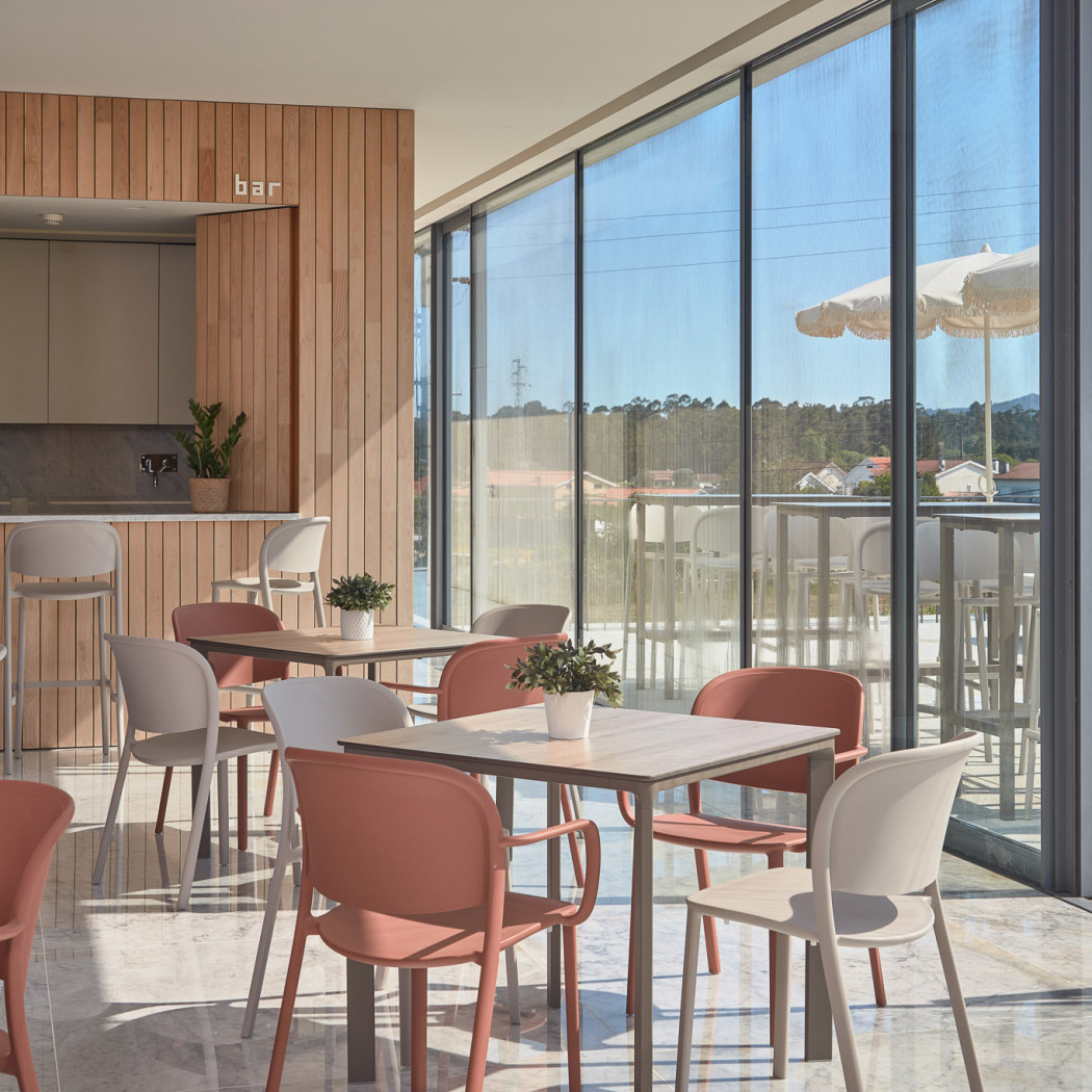 Стіл Meet 70x70 White