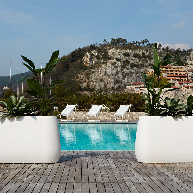 Pandora Pots White Planter / Ice Box