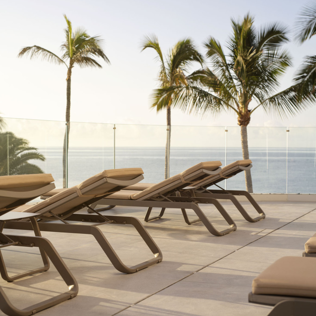 Шезлонг Vila Taupe