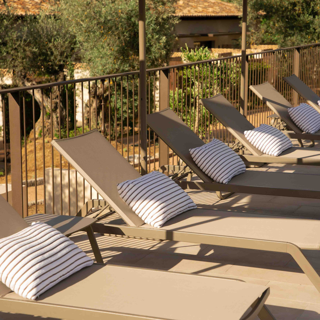 Шезлонг Vila Taupe Olivo